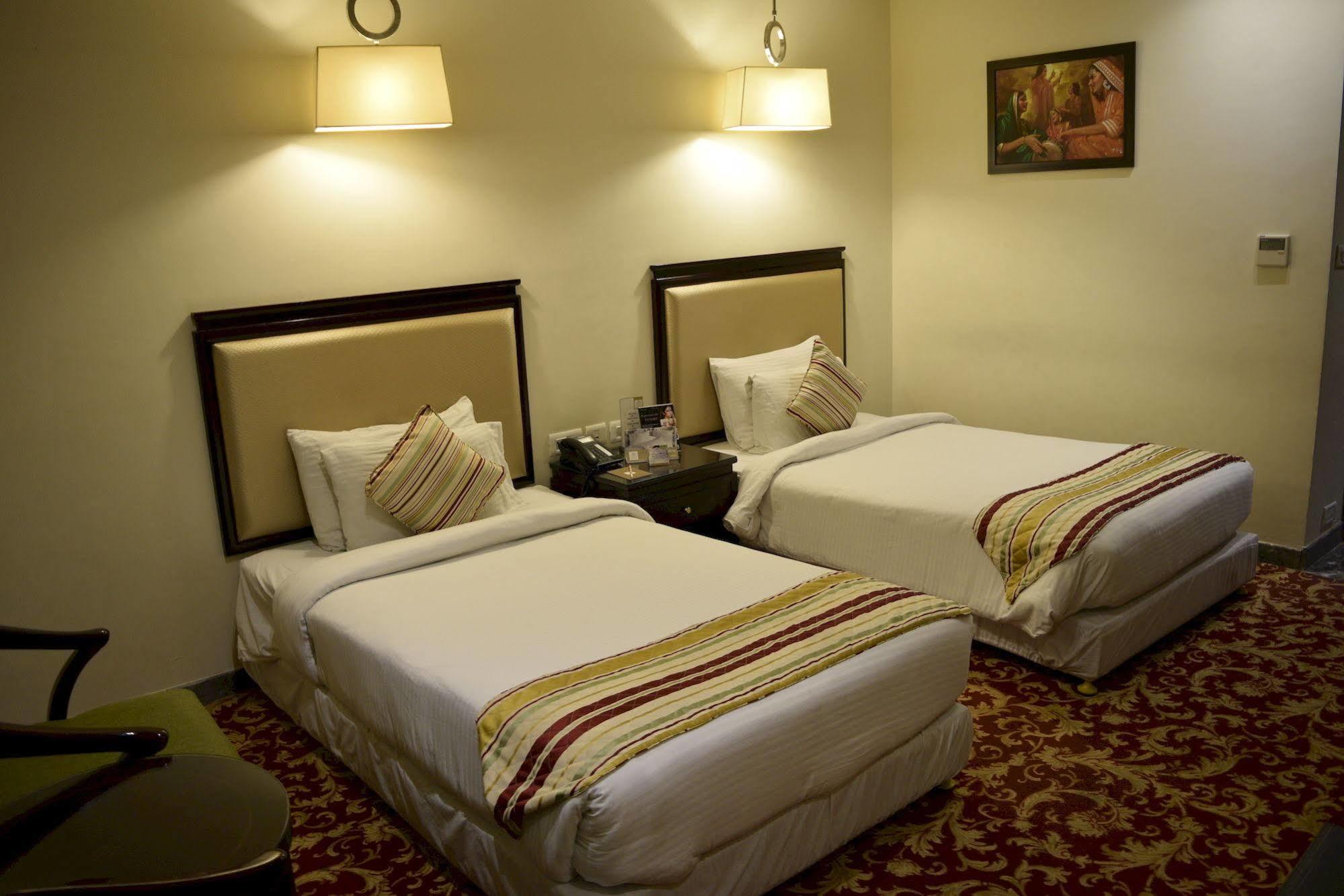 One Earth Avaas Otel Amritsar Dış mekan fotoğraf