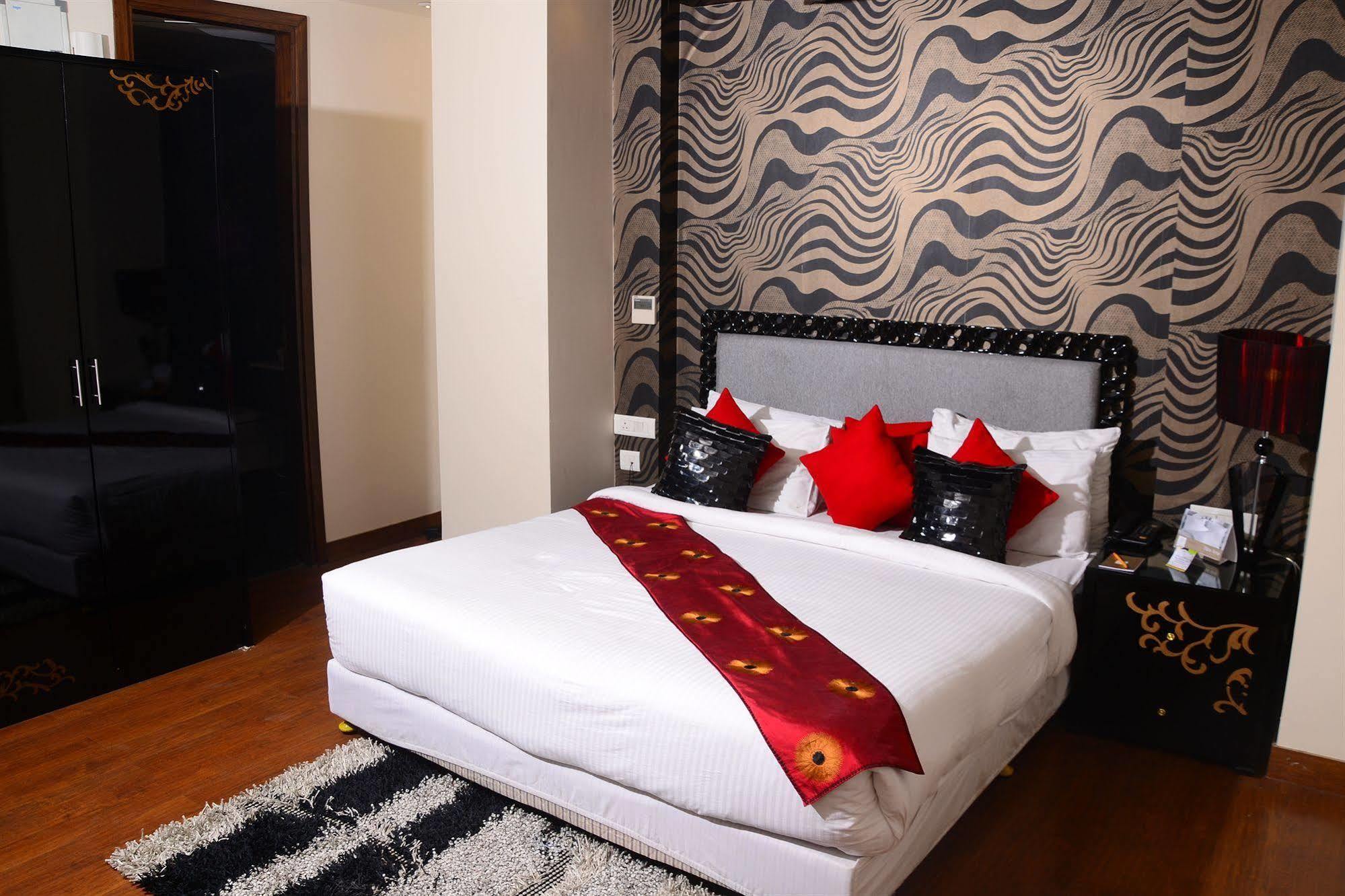 One Earth Avaas Otel Amritsar Dış mekan fotoğraf