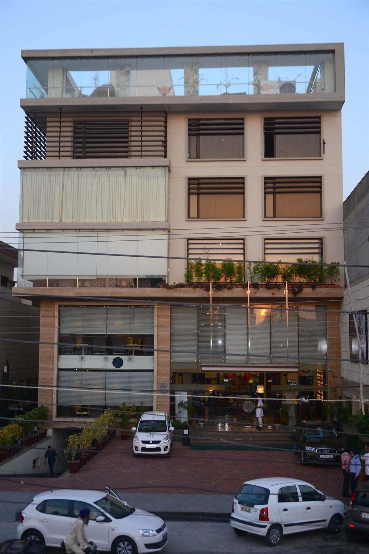 One Earth Avaas Otel Amritsar Dış mekan fotoğraf